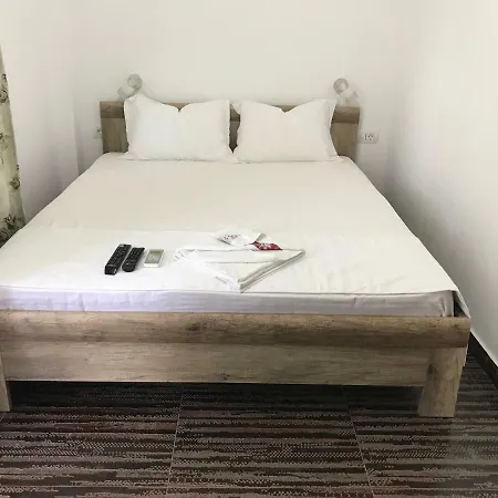 Vila Black&white بيت ضيافة إيفوري نورد